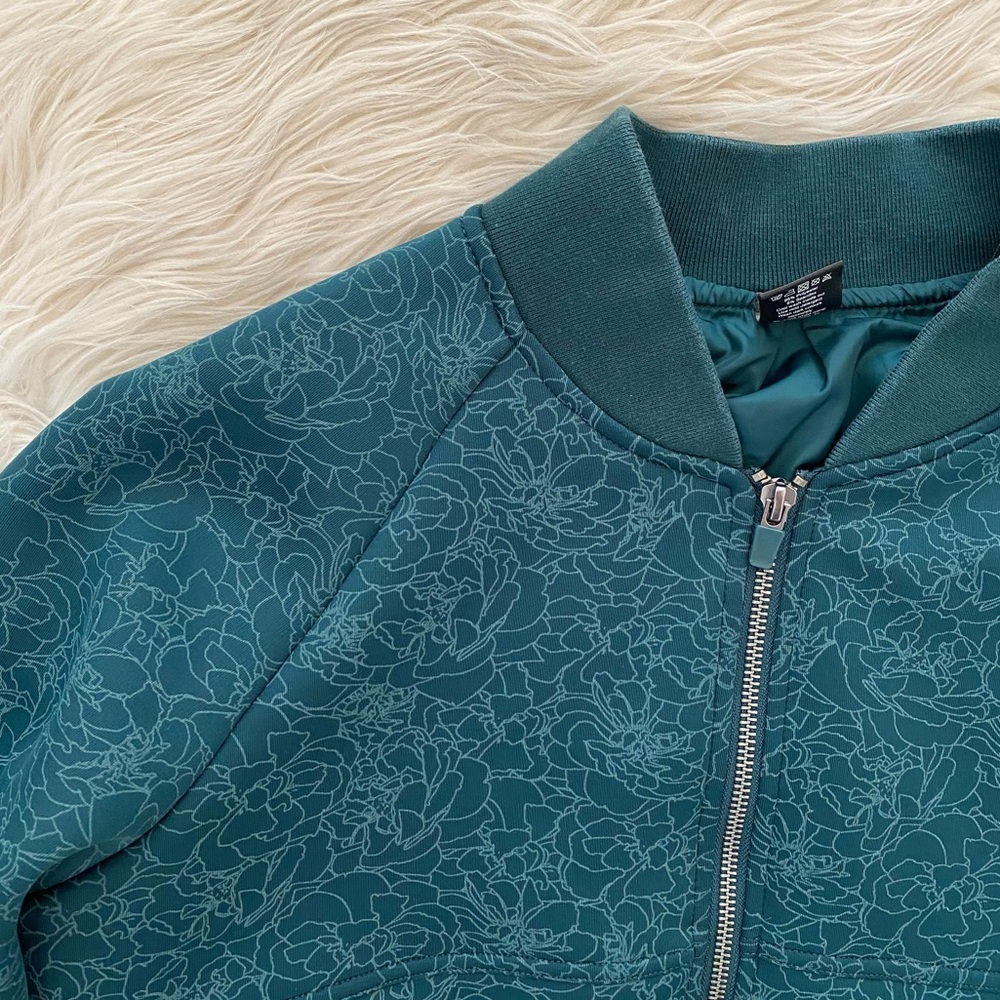 Balance Athletica Vitality Green Deep Sea Zip Front Cropped Bomber Flight Jacket - Picture 4 of 15